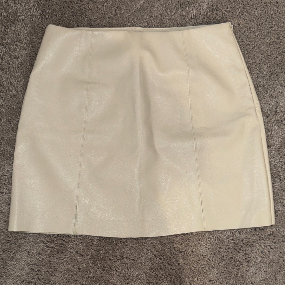 Cream Vegan Leather Mini Skirt Size Small